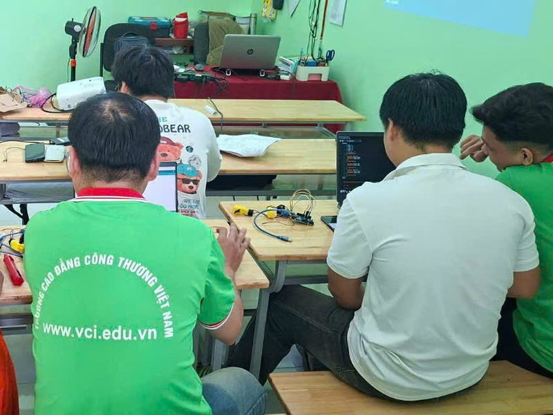 Bằng Kỹ Sư Thực Hành: Giá Trị, Triển Vọng Và Những Điều Cần Biết