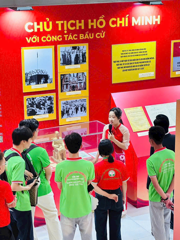 SINH VIÊN VCI CẦN THƠ HÀO HỨNG GIẢI MÃ  "KHÁM LỚN CẦN THƠ" – HÀNH TRÌNH VỀ NGUỒN ĐẦY TRẢI NGHIỆM