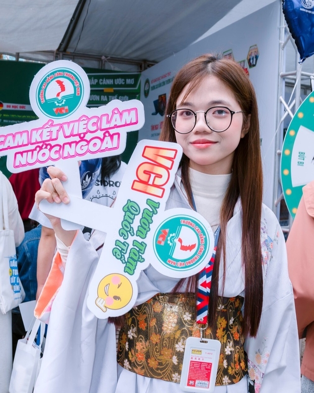 Hệ Cam Kết Việc Làm Tại Nước Ngoài