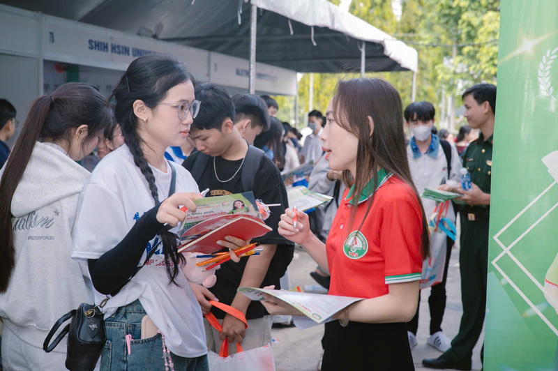 HỆ TỪ XA LÀ GÌ? TẤT TẦN TẬT VỀ CAO ĐẲNG TỪ XA (E-LEARNING) TẠI VCI