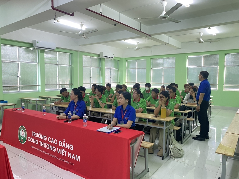 VCI CẦN THƠ: BỒI DƯỠNG LÝ TƯỞNG VÀ KẾT NẠP ĐOÀN VIÊN MỚI NĂM 2026