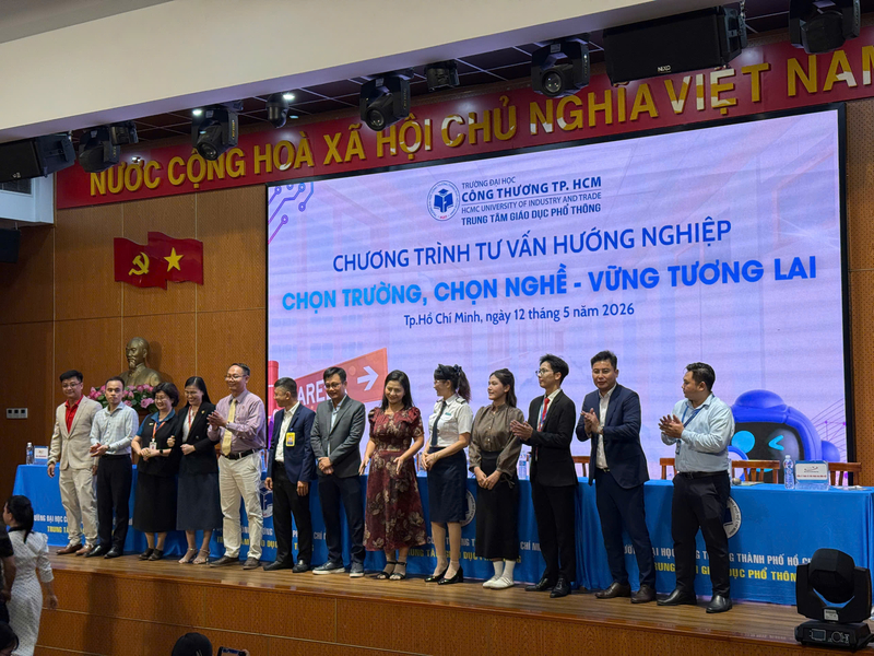 VCI đồng hành tư vấn hướng nghiệp tại Trung tâm GDPT HUIT 2026