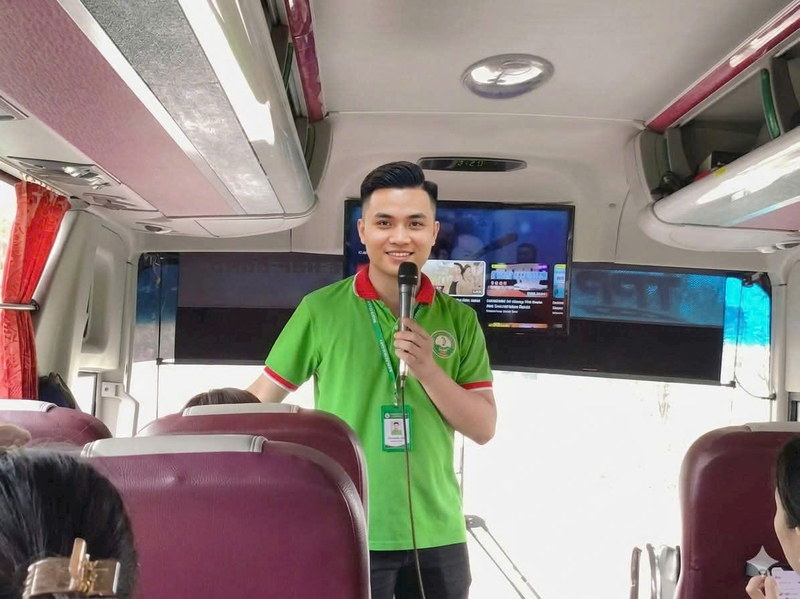 Hướng dẫn viên du lịch