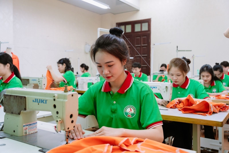 May thời trang